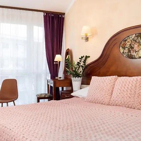 Flowers - Avangardia Apartment
