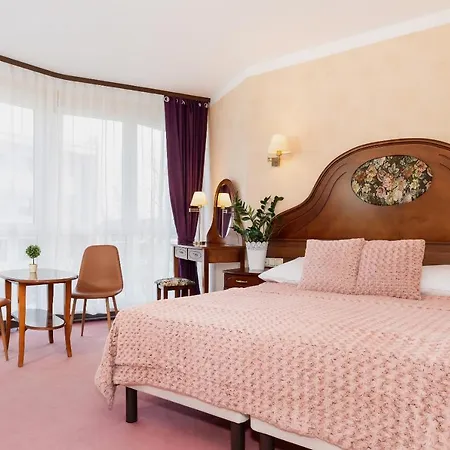 Apartment Flowers - Avangardia *